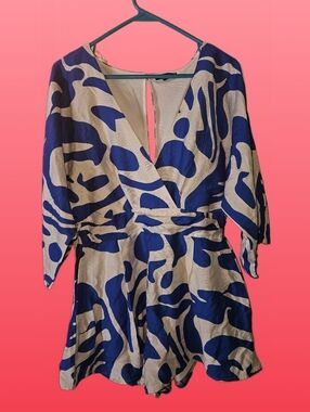 Fashion Nova NWT Blue and Cream Abstract Print V-Neck Romper
